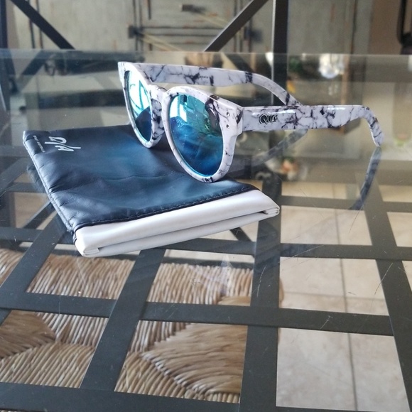 Sunglasses - Picture 1 of 4